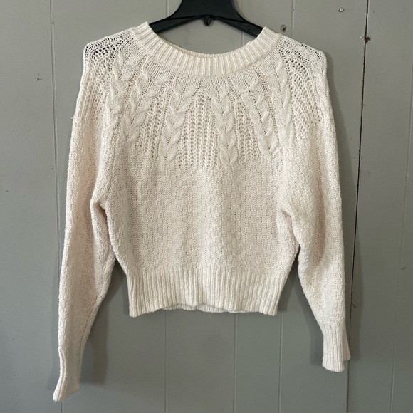 American Eagle Outfitters Sweaters - American Eagle Knit Sweater Size M